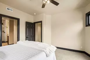 3247 N Marietta Ave, Milwaukee, WI 53211 - Photo 27