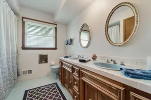 9445 N Fairway Dr, Bayside, WI 53217 - Photo 15
