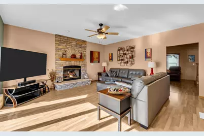 5915  Sunshine Ln, Racine, WI 53402 - Photo 11
