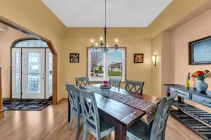 5915 Sunshine Ln, Racine, WI 53402 - Photo 7