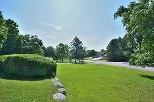 3076 Red Fox Cir, Richfield, WI 53017 - Photo 37