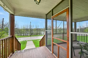 589 W Chestnut St, Burlington, WI 53105 - Photo 3