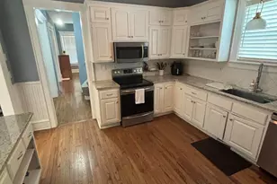 2570 N Oakland Ave, Milwaukee, WI 53211 - Photo 9