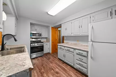 11 S Church St, Elkhorn, WI 53121 - Photo 11