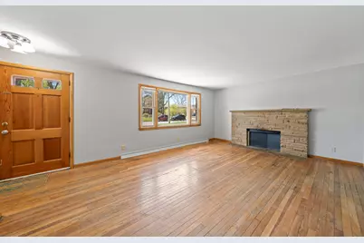 11 S Church St, Elkhorn, WI 53121 - Photo 5