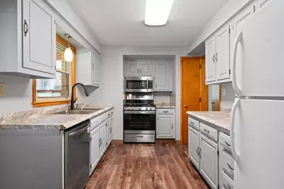 11 S Church St, Elkhorn, WI 53121 - Photo 9