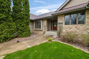 135 Pinnacle Dr, Lake Mills, WI 53551 - Photo 5