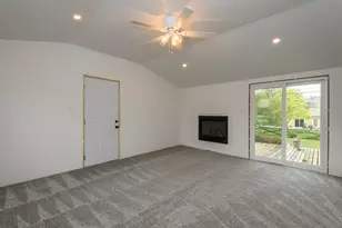 W271N2563 Pear Tree Ln, Pewaukee, WI 53072 - Photo 9