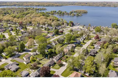W271N2563  Pear Tree Ln, Pewaukee, WI 53072 - Photo 47