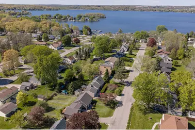 W271N2563  Pear Tree Ln, Pewaukee, WI 53072 - Photo 23