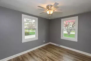 W271N2563 Pear Tree Ln, Pewaukee, WI 53072 - Photo 27