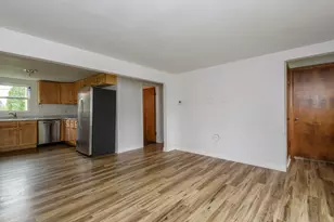 W271N2563 Pear Tree Ln, Pewaukee, WI 53072 - Photo 27