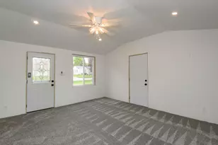 W271N2563 Pear Tree Ln, Pewaukee, WI 53072 - Photo 25