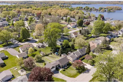 W271N2563  Pear Tree Ln, Pewaukee, WI 53072 - Photo 51