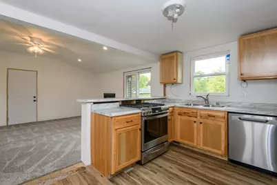 W271N2563  Pear Tree Ln, Pewaukee, WI 53072 - Photo 7