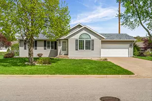 3003 Pleasant Dr, Holmen, WI 54636 - Photo 3