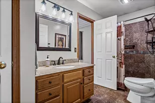 3003 Pleasant Dr, Holmen, WI 54636 - Photo 15