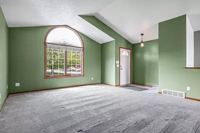 3003  Pleasant Dr, Holmen, WI 54636 - Photo 5