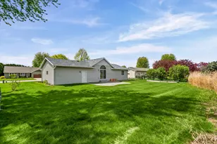 3003 Pleasant Dr, Holmen, WI 54636 - Photo 29