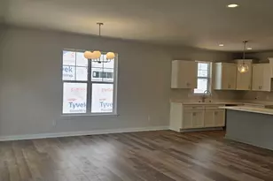 339 Sandy Cir, Pewaukee, WI 53072 - Photo 5