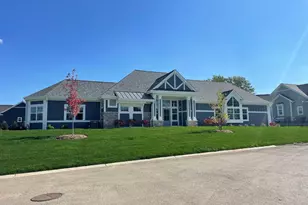 339 Sandy Cir, Pewaukee, WI 53072 - Photo 17