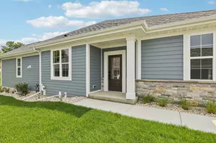 2119 Bluestem Dr, Waukesha, WI 53188 - Photo 3