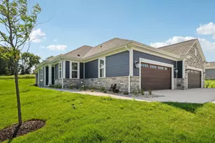 2127 Bluestem Dr, Waukesha, WI 53188 - Photo 3