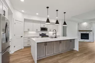 2125 Bluestem Dr, Waukesha, WI 53188 - Photo 3