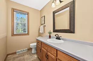150 W Fairfield Ct, Oak Creek, WI 53154 - Photo 17
