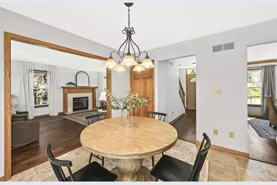 150 W Fairfield Ct, Oak Creek, WI 53154 - Photo 11