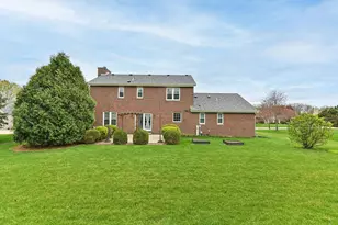 150 W Fairfield Ct, Oak Creek, WI 53154 - Photo 39
