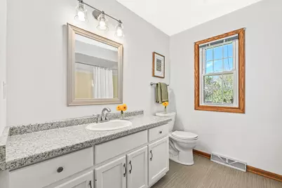150 W Fairfield Ct, Oak Creek, WI 53154 - Photo 25