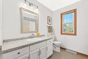 150 W Fairfield Ct, Oak Creek, WI 53154 - Photo 25