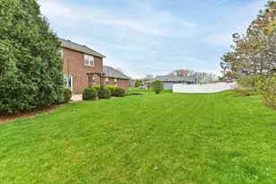 150 W Fairfield Ct, Oak Creek, WI 53154 - Photo 41