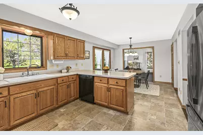 150 W Fairfield Ct, Oak Creek, WI 53154 - Photo 15