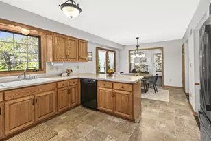 150 W Fairfield Ct, Oak Creek, WI 53154 - Photo 15