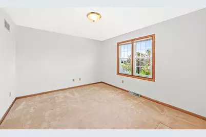 150 W Fairfield Ct, Oak Creek, WI 53154 - Photo 27