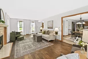 150 W Fairfield Ct, Oak Creek, WI 53154 - Photo 7