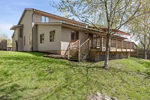 1009 Sunrise Ct, Onalaska, WI 54650 - Photo 3
