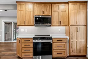 1009 Sunrise Ct, Onalaska, WI 54650 - Photo 9