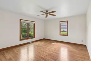 12445 W North Ln, New Berlin, WI 53151 - Photo 15