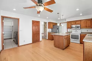 12445 W North Ln, New Berlin, WI 53151 - Photo 11