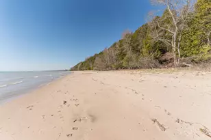 3582 E Norport Dr, Port Washington, WI 53074 - Photo 3