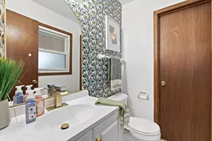 10653 Beacon Hill Ct, Franklin, WI 53132 - Photo 25
