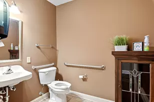 6165 N Green Bay Ave, Glendale, WI 53209 - Photo 9