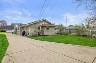 5301 Marboro Dr, Racine, WI 53406 - Photo 21