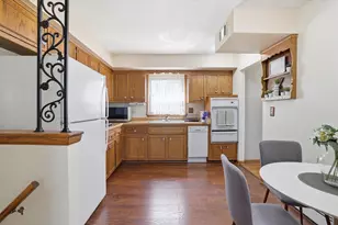 6009 Oriole Ln, Greendale, WI 53129 - Photo 9