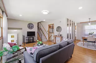 6009 Oriole Ln, Greendale, WI 53129 - Photo 5