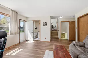 6009 Oriole Ln, Greendale, WI 53129 - Photo 7