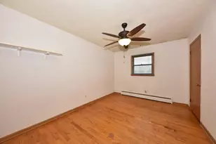 7526 W County Line Rd, Mequon, WI 53092 - Photo 13